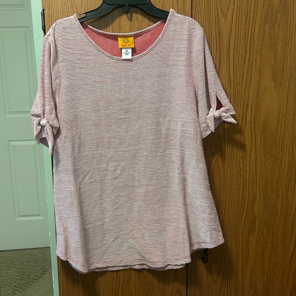 RUBY RD. WOMENS MEDIUM SHORT SLEEVE RED AND WHITE STRIPED TOP